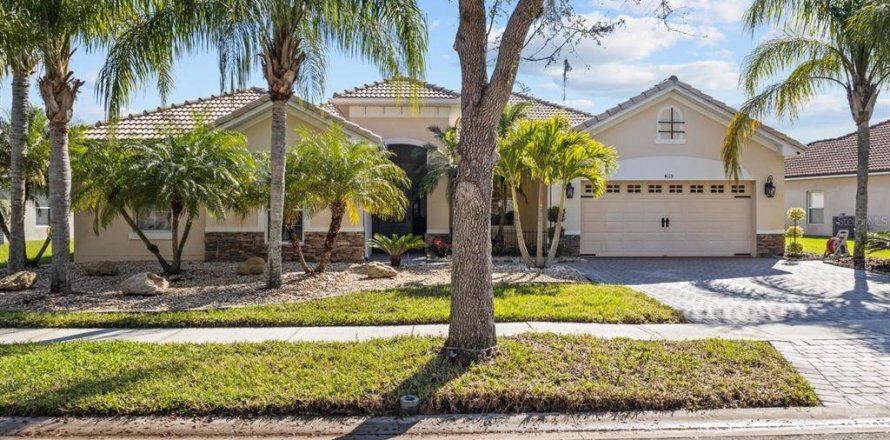 House in Kissimmee, Florida 4 bedrooms, 217.48 sq.m. № 1527701