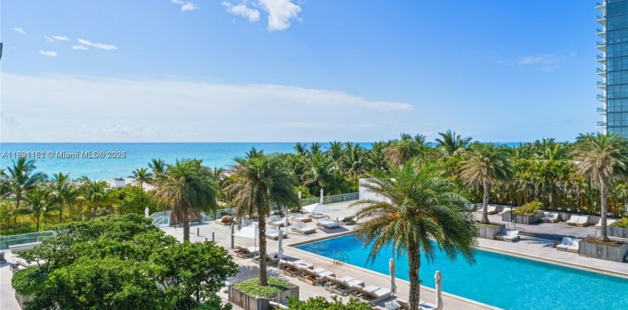 Кондоминиум с 2 спальнями в Майами-Бич, Флорида № 1977899