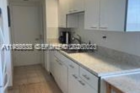 Condominio en alquiler en Sunny Isles Beach, Florida, 1 dormitorio, 117.06 m2 № 2010426 - foto 13