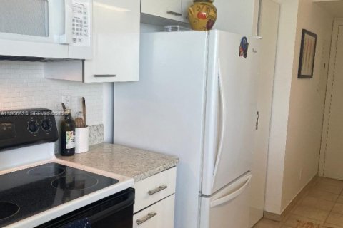 Condominio en alquiler en Sunny Isles Beach, Florida, 1 dormitorio, 117.06 m2 № 2010426 - foto 20