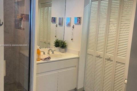 Condominio en alquiler en Sunny Isles Beach, Florida, 1 dormitorio, 117.06 m2 № 2010426 - foto 14