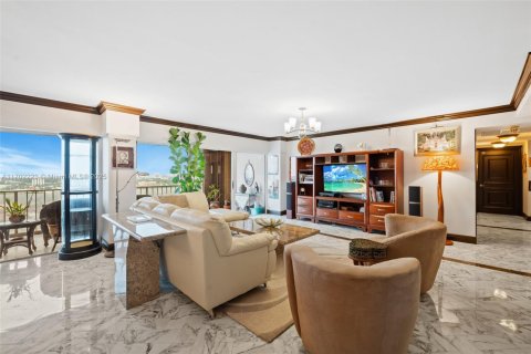 Condominio en venta en Miami, Florida, 3 dormitorios, 215.53 m2 № 1868022 - foto 4