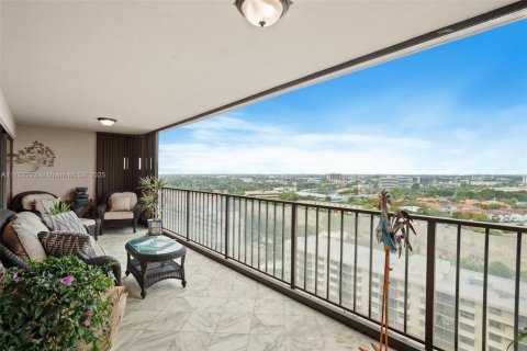 Condominio en venta en Miami, Florida, 3 dormitorios, 215.53 m2 № 1868022 - foto 5
