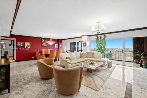 Condominio en venta en Miami, Florida, 3 dormitorios, 215.53 m2 № 1868022 - foto 3