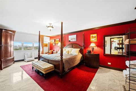Condominio en venta en Miami, Florida, 3 dormitorios, 215.53 m2 № 1868022 - foto 20