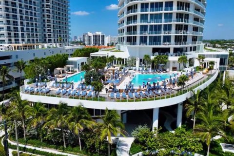 Condominio en venta en Fort Lauderdale, Florida, 2 dormitorios, 192.21 m2 № 984016 - foto 1