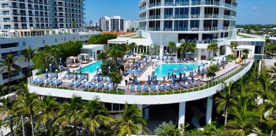 Condominio en Fort Lauderdale, Florida, 2 dormitorios  № 984016