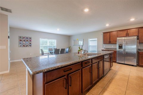 House in Davenport, Florida 5 bedrooms, 272.95 sq.m. № 1807354 - photo 4