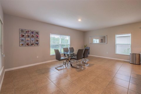 House in Davenport, Florida 5 bedrooms, 272.95 sq.m. № 1807354 - photo 9