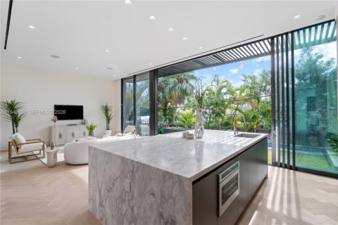 Купить виллу или дом в Майами-Бич, Флорида 4 спальни, № 2002051 - фото 9