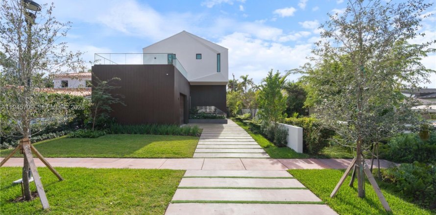 Дом в Майами-Бич, Флорида 4 спальни № 2002051