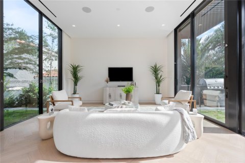 Купить виллу или дом в Майами-Бич, Флорида 4 спальни, № 2002051 - фото 4