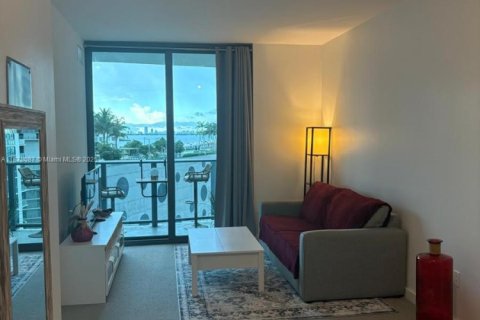 Condo in Miami, Florida, 1 bedroom  № 1923082 - photo 4