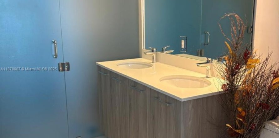 Condo in Miami, Florida, 1 bedroom  № 1923082