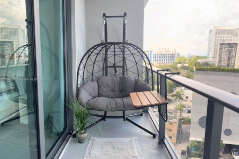Condo in Miami, Florida, 1 bedroom  № 1923082 - photo 2