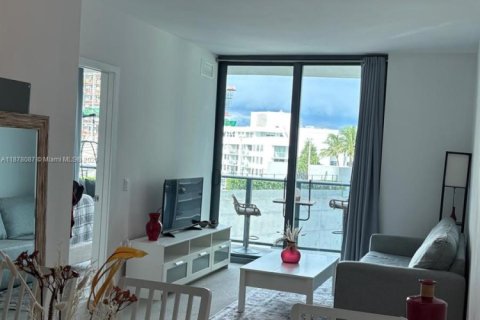 Condo in Miami, Florida, 1 bedroom  № 1923082 - photo 6