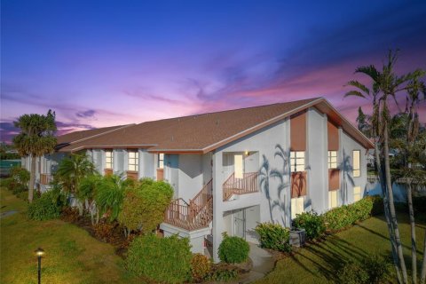 Condominio en venta en Bradenton, Florida, 2 dormitorios, 141.68 m2 № 1732839 - foto 3
