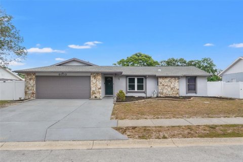 Villa ou maison à vendre à Port Richey, Floride: 4 chambres, 197.51 m2 № 1755545 - photo 1