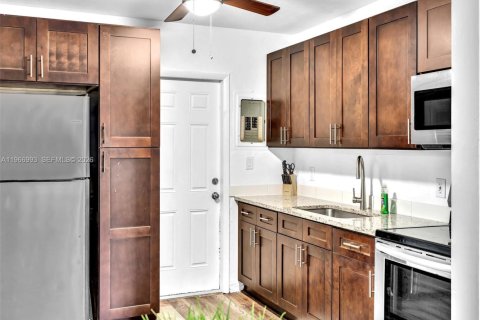 Casa en alquiler en Fort Lauderdale, Florida, 55.74 m2 № 2028414 - foto 7