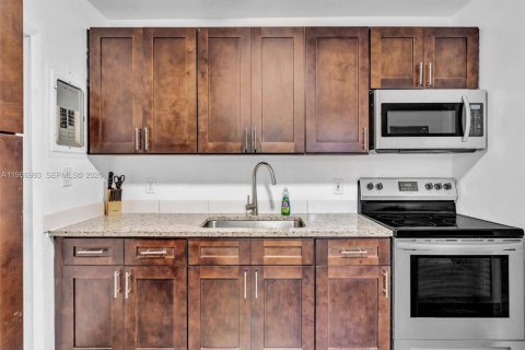 Casa en alquiler en Fort Lauderdale, Florida, 55.74 m2 № 2028414 - foto 8