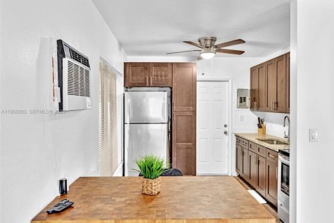 Casa en alquiler en Fort Lauderdale, Florida, 55.74 m2 № 2028414 - foto 6