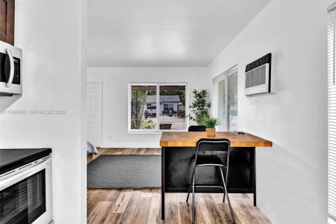 Casa en alquiler en Fort Lauderdale, Florida, 55.74 m2 № 2028414 - foto 9