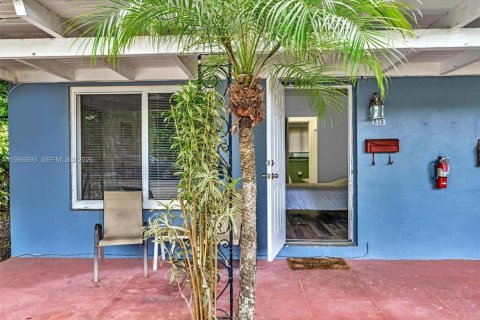 Casa en alquiler en Fort Lauderdale, Florida, 55.74 m2 № 2028414 - foto 2