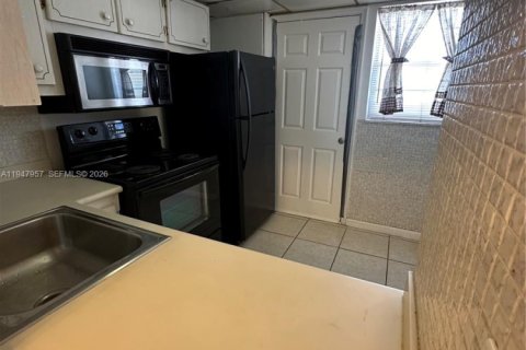 Снять в аренду кондоминиум в Авентура, Флорида 1 спальня, 74.32м2, № 2004626 - фото 3