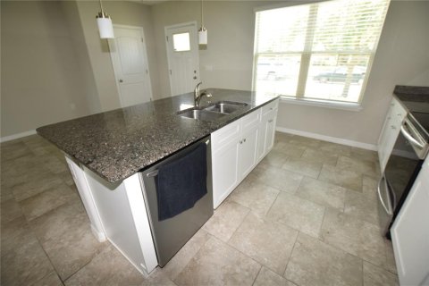 Townhouse in Winter Garden, Florida 3 bedrooms, 150.87 sq.m. № 2218601 - photo 11