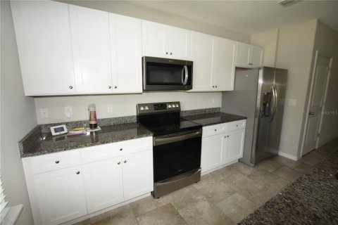 Townhouse in Winter Garden, Florida 3 bedrooms, 150.87 sq.m. № 2218601 - photo 13