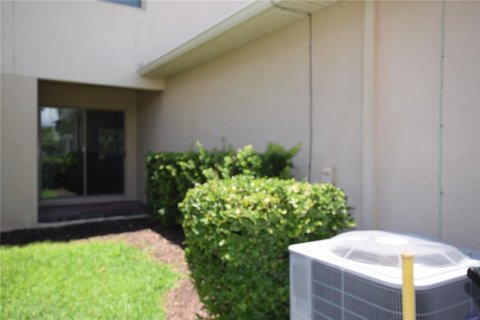 Townhouse in Winter Garden, Florida 3 bedrooms, 150.87 sq.m. № 2218601 - photo 5
