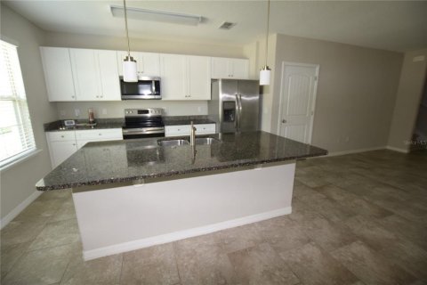 Townhouse in Winter Garden, Florida 3 bedrooms, 150.87 sq.m. № 2218601 - photo 8