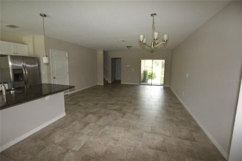 Townhouse in Winter Garden, Florida 3 bedrooms, 150.87 sq.m. № 2218601 - photo 17