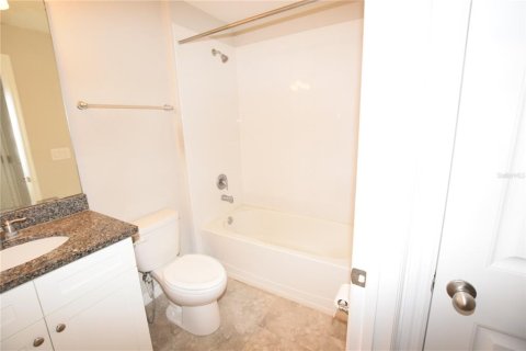 Townhouse in Winter Garden, Florida 3 bedrooms, 150.87 sq.m. № 2218601 - photo 25