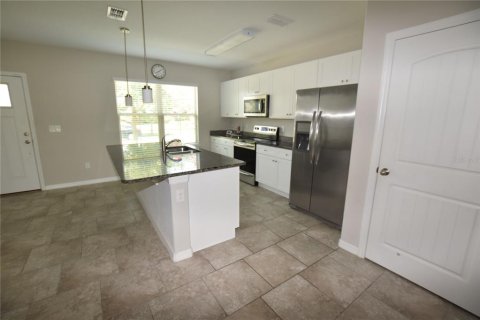 Townhouse in Winter Garden, Florida 3 bedrooms, 150.87 sq.m. № 2218601 - photo 9