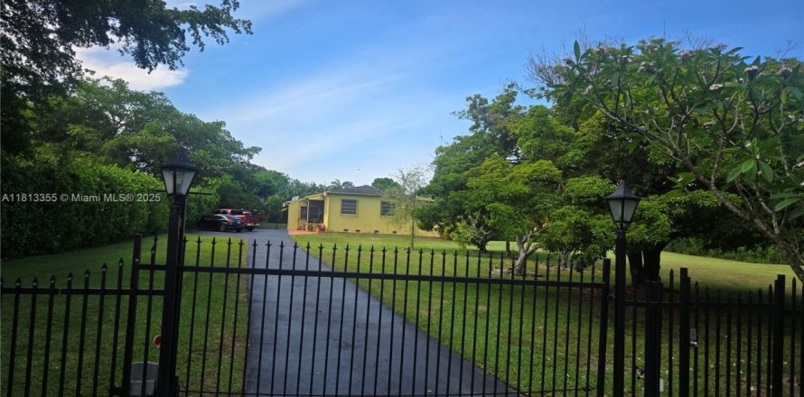 Casa en Miami, Florida 2 dormitorios, 181.07 m2 № 1760995
