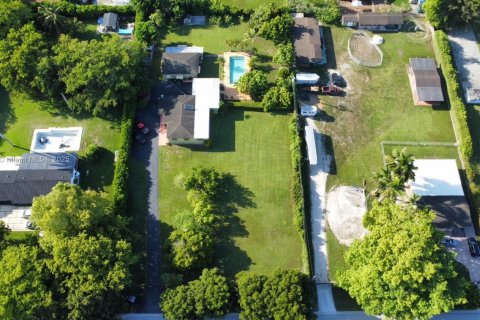 Casa en venta en Miami, Florida, 2 dormitorios, 181.07 m2 № 1760995 - foto 17