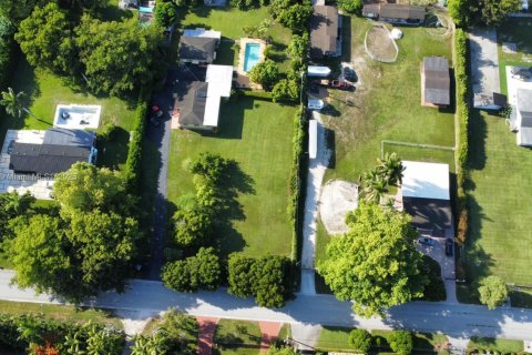 Casa en venta en Miami, Florida, 2 dormitorios, 181.07 m2 № 1760995 - foto 14