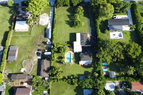 Casa en venta en Miami, Florida, 2 dormitorios, 181.07 m2 № 1760995 - foto 18