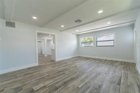 Casa en venta en Saint Petersburg, Florida, 3 dormitorios, 119.01 m2 № 2277407 - foto 5