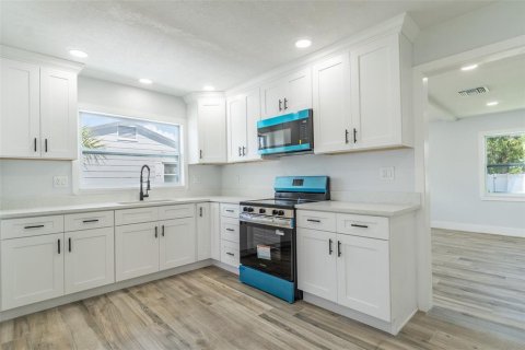Casa en venta en Saint Petersburg, Florida, 3 dormitorios, 119.01 m2 № 2277407 - foto 10