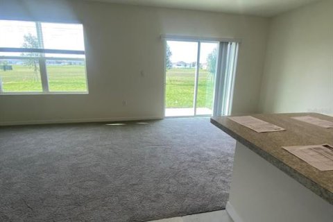 Villa ou maison à vendre à Haines City, Floride: 5 chambres, 250.46 m2 № 2330657 - photo 2