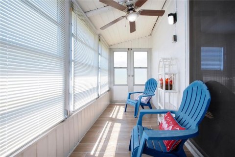 Condo in Sun City Center, Florida, 1 bedroom № 2101272 - photo 29
