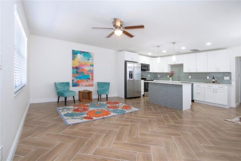 Condo in Sun City Center, Florida, 1 bedroom № 2101272 - photo 20