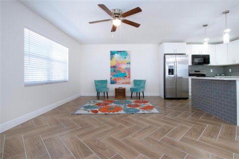 Condo in Sun City Center, Florida, 1 bedroom № 2101272 - photo 19