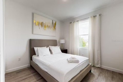 Adosado en venta en Davenport, Florida, 4 dormitorios, 187.66 m2 № 1115482 - foto 16