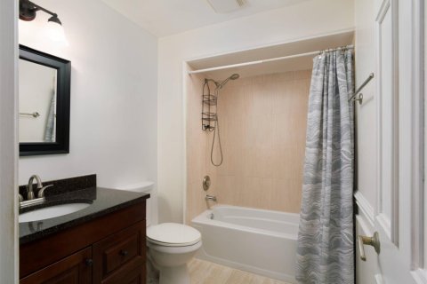 House in Palm Beach Gardens, Florida 3 bedrooms, 137.77 sq.m. № 2088127 - photo 11