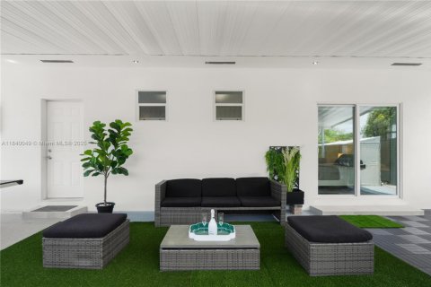Villa ou maison à louer à Miami, Floride: 5 chambres, 250.84 m2 № 1828796 - photo 28