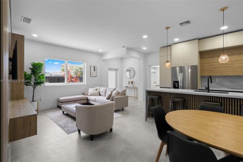 Villa ou maison à louer à Miami, Floride: 5 chambres, 250.84 m2 № 1828796 - photo 10