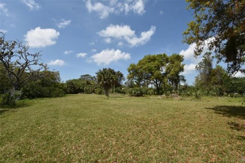 Propiedad comercial en venta en New Port Richey, Florida, 397.53 m2 № 1063909 - foto 10
